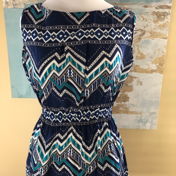 ✨SALE✨ Dress • Small • Darted Neckline - Picture 2 of 8